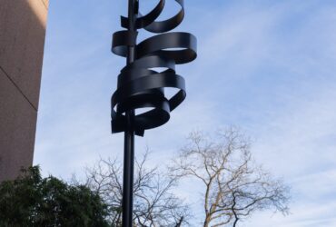 Lackierarbeiten Skulptur „Il vent nus porta“ von Urs Cavelti